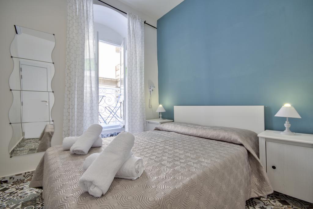 Central Valletta Two Bedroom Apartment Buitenkant foto